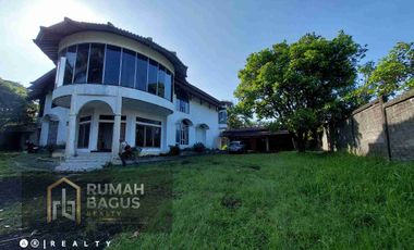 rumah hitung tanah lokasi prime di main road dago bandung kota