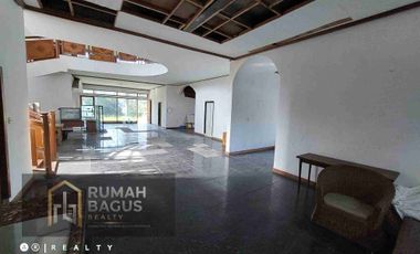 rumah hitung tanah lokasi prime di main road dago bandung kota