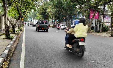 Dijual rumah gudang di mainroad Katamso dekat Pahlawan nego sampai jadi