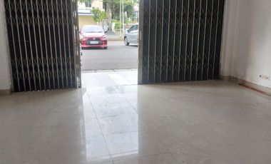 Disewakan Ruko Asia Tropis – Harapan Indah Ruko strategis dengan lokasi premium.