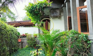 rumah bagus 2 lantai luas besar siap huni cigadung bandung
