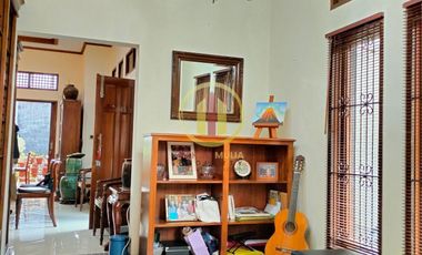 rumah bagus 2 lantai luas besar siap huni cigadung bandung