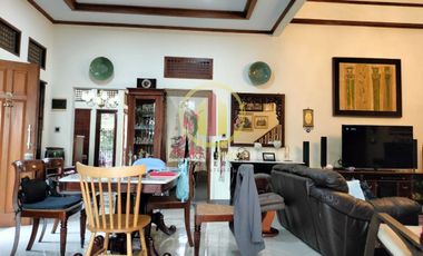 rumah bagus 2 lantai luas besar siap huni cigadung bandung
