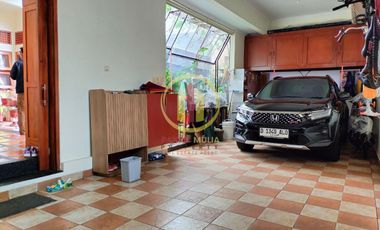 rumah bagus 2 lantai luas besar siap huni cigadung bandung