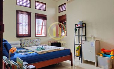 rumah bagus 2 lantai luas besar siap huni cigadung bandung