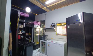 ARRIENDO Local comercial de 28 m2 en Strip center, Metro Cerro Blanco