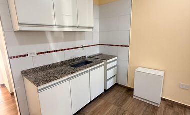 ALQUILER  DPTO DOS AMBIENTES CON PATIO