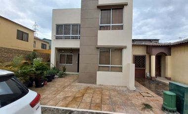 ALQUILO CASA AMOBLADA VILLA  CLUB ETAPA HERMES