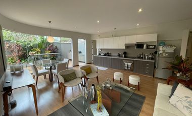 Alquilo exclusivo departamenti amoblado con jardín y terraza en primer piso