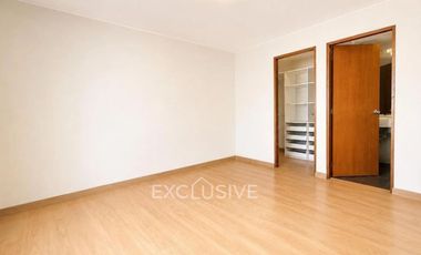 AMPLIO DUPLEX 256M2, 04 DORMITORIOS,BIEN DISTRIBUIDO,VISTA EXTERIOR, VALLE HERMOSO, SURCO