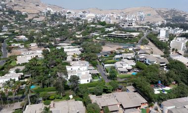 AMPLIO DUPLEX 256M2, 04 DORMITORIOS,BIEN DISTRIBUIDO,VISTA EXTERIOR, VALLE HERMOSO, SURCO