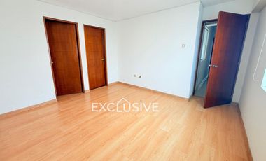 AMPLIO DUPLEX 256M2, 04 DORMITORIOS,BIEN DISTRIBUIDO,VISTA EXTERIOR, VALLE HERMOSO, SURCO