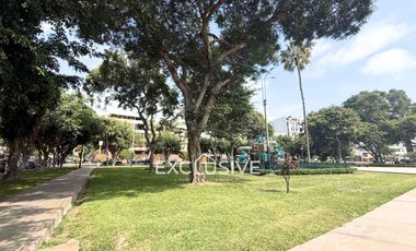 AMPLIO DUPLEX 256M2, 04 DORMITORIOS,BIEN DISTRIBUIDO,VISTA EXTERIOR, VALLE HERMOSO, SURCO