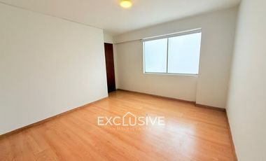 AMPLIO DUPLEX 256M2, 04 DORMITORIOS,BIEN DISTRIBUIDO,VISTA EXTERIOR, VALLE HERMOSO, SURCO