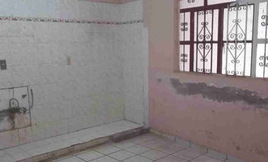 SE VENDE CASA DE 7 HABITACIONES Y 595 METROS DE TERRENO,IDEAL PARA INVERSIÓN