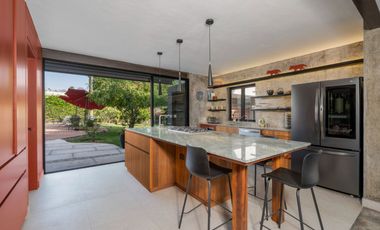 Impresionante residencia con potencial de ingreso!