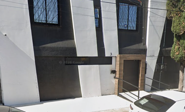 CASA EN VENTA CERCA DE IMSS