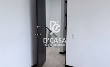 SE VENDE CASA EN CLAUSTROS DE ARBOLEDAS
