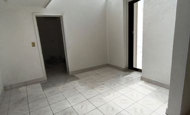 VENTA DE CASA EN VALLE DORADO PARA REMODELAR
