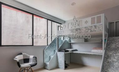 Casa tipo DUPLEX, en venta de 200 m² de construcción en lujoso Conjunto Residencial en Azcapotzalco. 26-2741ACN