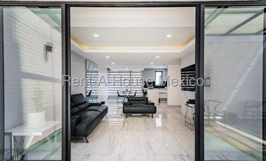 Casa tipo DUPLEX, en venta de 200 m² de construcción en lujoso Conjunto Residencial en Azcapotzalco. 26-2741ACN