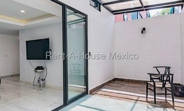 Casa tipo DUPLEX, en venta de 200 m² de construcción en lujoso Conjunto Residencial en Azcapotzalco. 26-2741ACN
