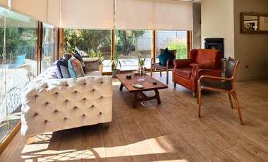 Venta de amplia casa mediterránea de 5 dormitorios y 4 baños en Condominio Los Placeres, San Felipe