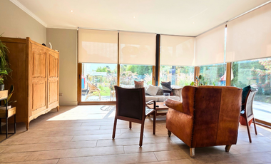 Venta de amplia casa mediterránea de 5 dormitorios y 4 baños en Condominio Los Placeres, San Felipe