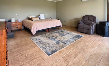 Venta de amplia casa mediterránea de 5 dormitorios y 4 baños en Condominio Los Placeres, San Felipe