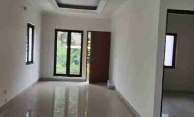 Rumah Huk Green Ville Jakarta Barat  LT 174m² Siap Huni Strategis
