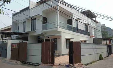 Rumah Huk Green Ville Jakarta Barat  LT 174m² Siap Huni Strategis