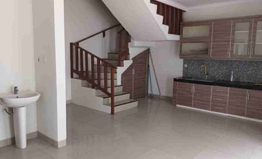 Rumah Huk Green Ville Jakarta Barat  LT 174m² Siap Huni Strategis