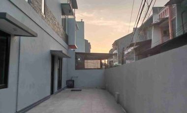 Rumah Huk Green Ville Jakarta Barat  LT 174m² Siap Huni Strategis