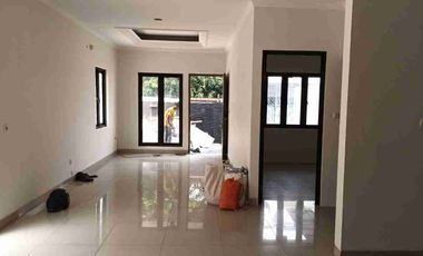 Rumah Huk Green Ville Jakarta Barat  LT 174m² Siap Huni Strategis