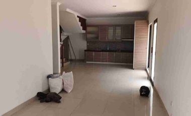 Rumah Huk Green Ville Jakarta Barat  LT 174m² Siap Huni Strategis