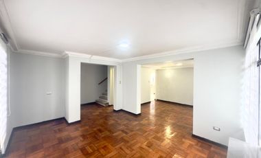 Se arrienda casa en Merino Jarpa al llegar a Alameda, 4 piezas 4 baños, Curicó