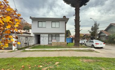 Se arrienda casa en Merino Jarpa al llegar a Alameda, 4 piezas 4 baños, Curicó