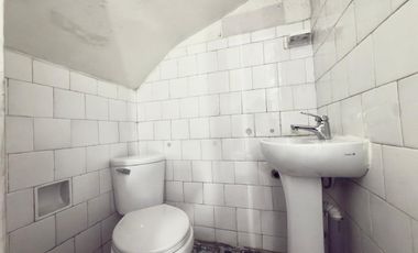 Se arrienda casa en Merino Jarpa al llegar a Alameda, 4 piezas 4 baños, Curicó