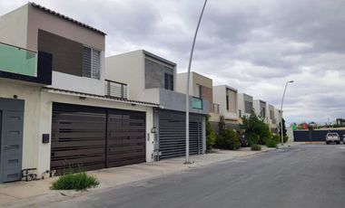 Casa en Renta Espacio Cumbres Monterrey Nuevo Leon