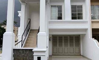 dijual / disewakan rumah hoek dalam cluster gading grande