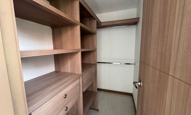 VENTA  DE APARTAMENTO EN LOMA DEL ESMERALDAL CON TERRAZA Y JACUZZI