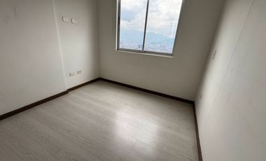 VENTA  DE APARTAMENTO EN LOMA DEL ESMERALDAL CON TERRAZA Y JACUZZI