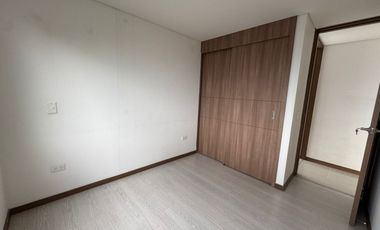 VENTA  DE APARTAMENTO EN LOMA DEL ESMERALDAL CON TERRAZA Y JACUZZI
