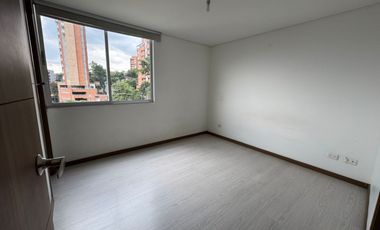 VENTA  DE APARTAMENTO EN LOMA DEL ESMERALDAL CON TERRAZA Y JACUZZI