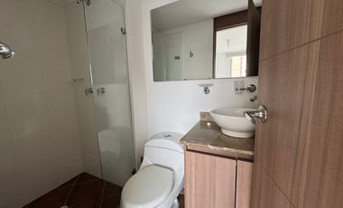 VENTA  DE APARTAMENTO EN LOMA DEL ESMERALDAL CON TERRAZA Y JACUZZI