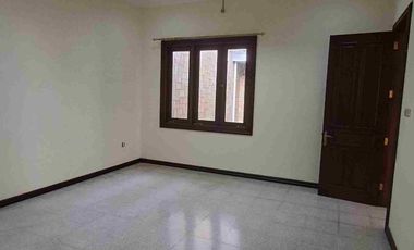 Disewakan Rumah/ Ruang Usaha area Darmo