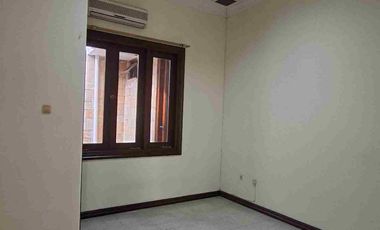 Disewakan Rumah/ Ruang Usaha area Darmo
