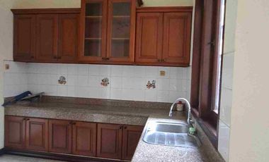 Disewakan Rumah/ Ruang Usaha area Darmo