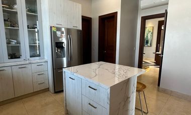 En venta Casa de lujo en Aires del Batán Samborondón frente al canal