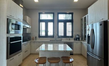 En venta Casa de lujo en Aires del Batán Samborondón frente al canal
